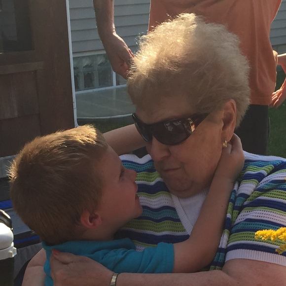 Meet your Posher, Nicole - Picture 1 of 1